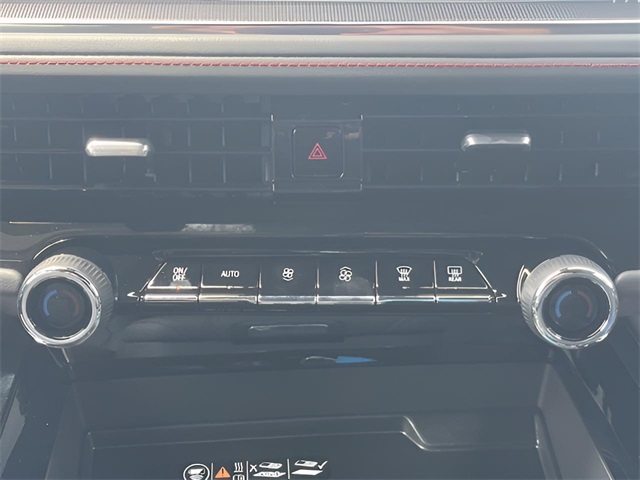 2025 Chevrolet Suburban RST Image 26 of 35