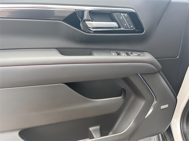 2025 Chevrolet Suburban RST Image 22 of 35