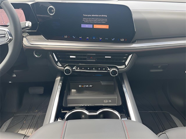 2025 Chevrolet Suburban RST Image 27 of 35