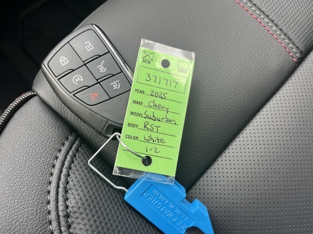 2025 Chevrolet Suburban RST Image 24 of 35