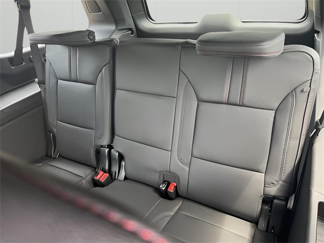 2025 Chevrolet Suburban RST Image 13 of 35