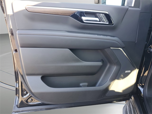 Vehicle image 14 of 22