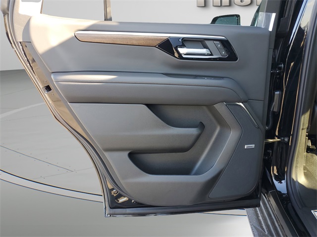 Vehicle image 15 of 22