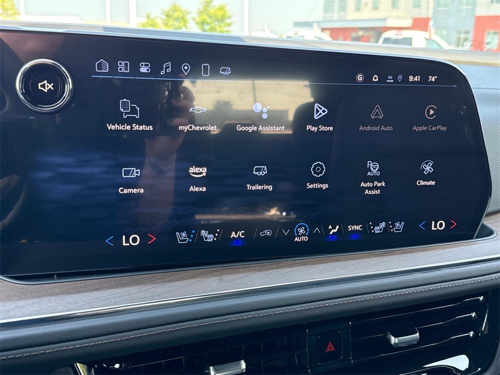 Vehicle image 8 of 19
