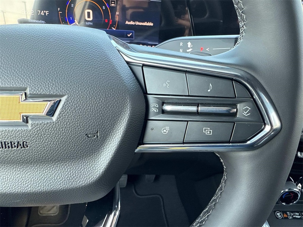 Vehicle image 10 of 19