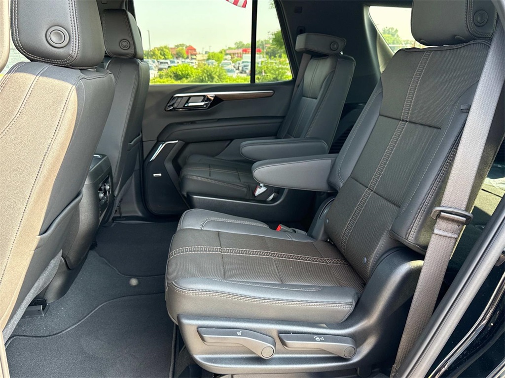 Vehicle image 15 of 19