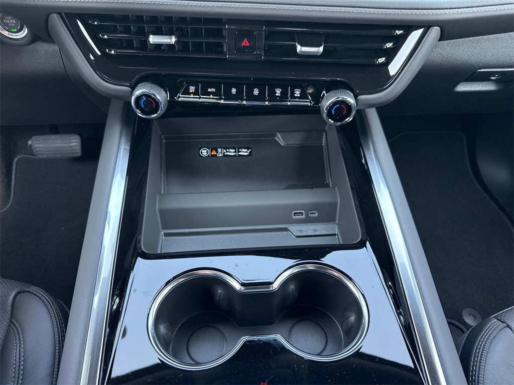 Vehicle image 9 of 19