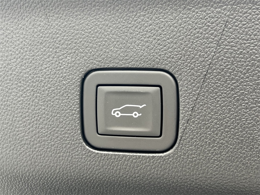 Vehicle image 24 of 38