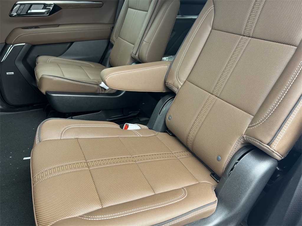 Vehicle image 20 of 38