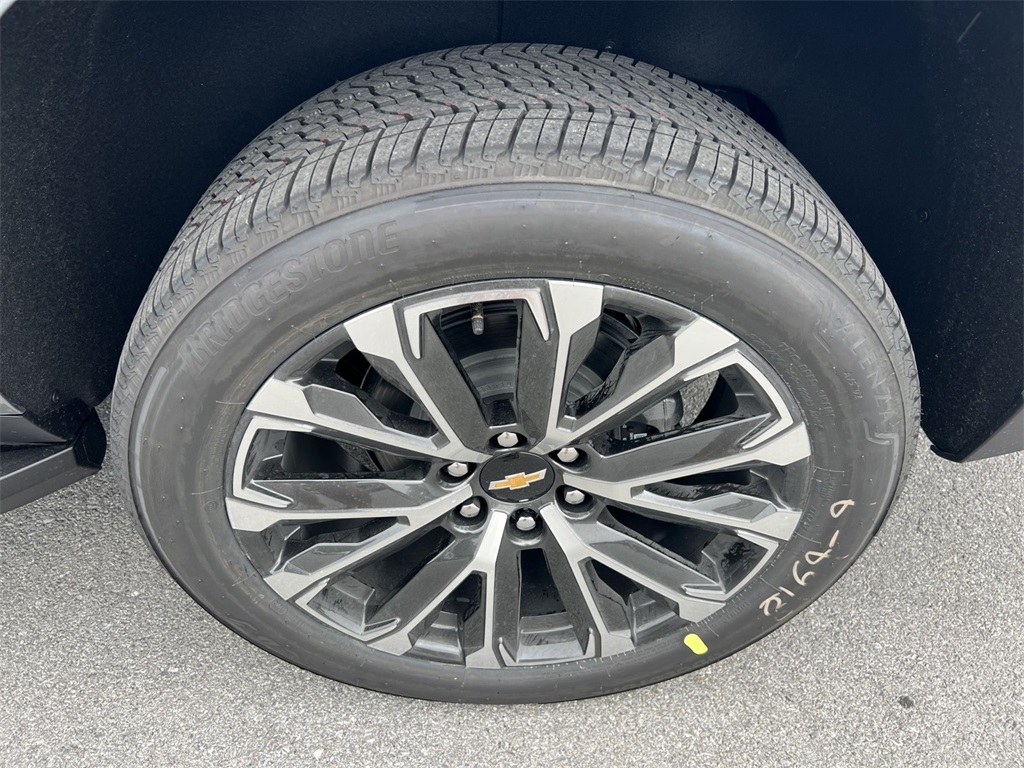 Vehicle image 23 of 38