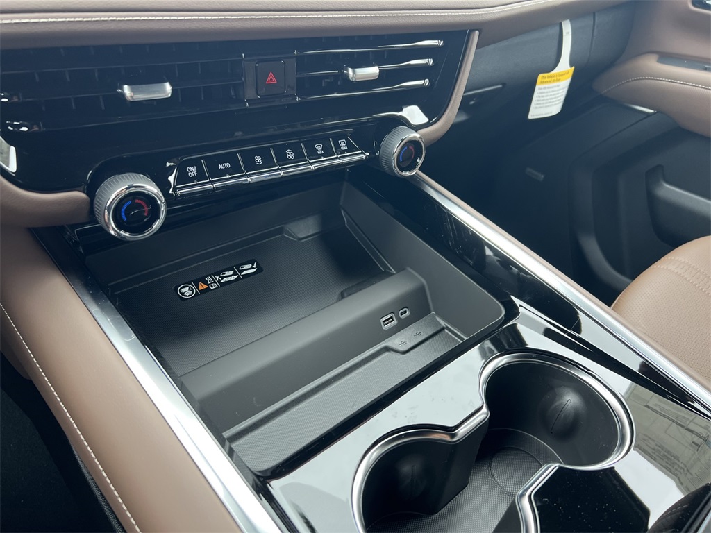 Vehicle image 37 of 38