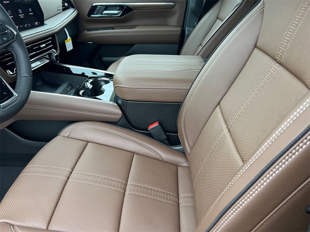 Vehicle image 14 of 38