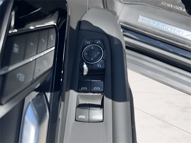 2025 Chevrolet Tahoe High Country Image 33 of 35