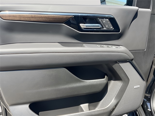 2025 Chevrolet Tahoe High Country Image 23 of 35