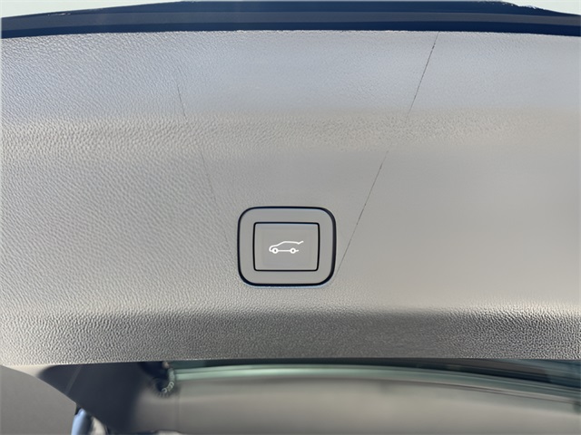 2025 Chevrolet Tahoe High Country Image 30 of 35