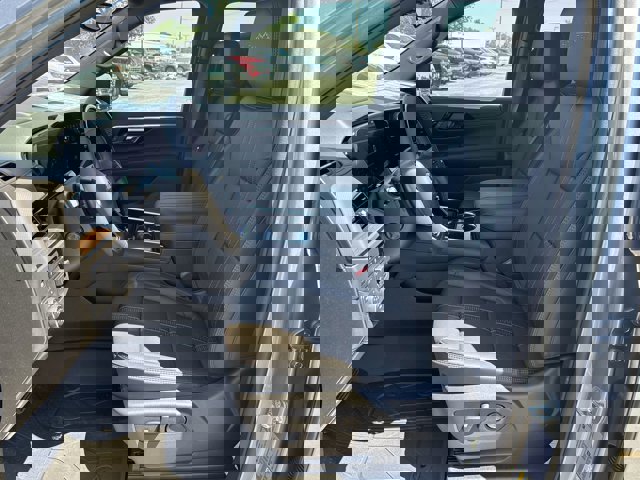Vehicle image 11 of 25