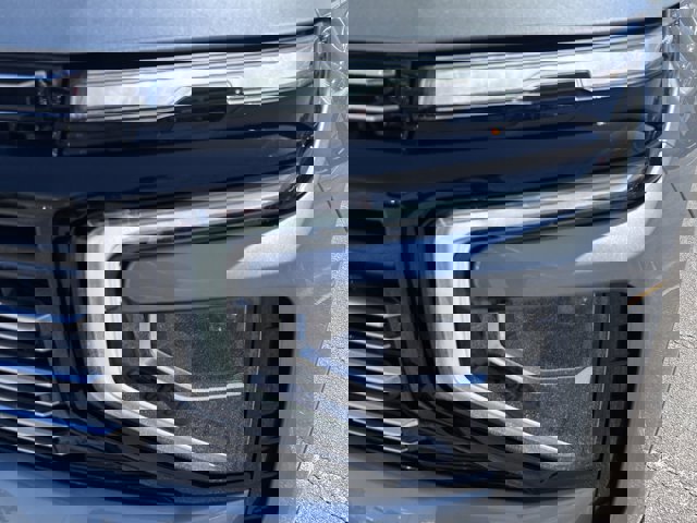 Vehicle image 10 of 25