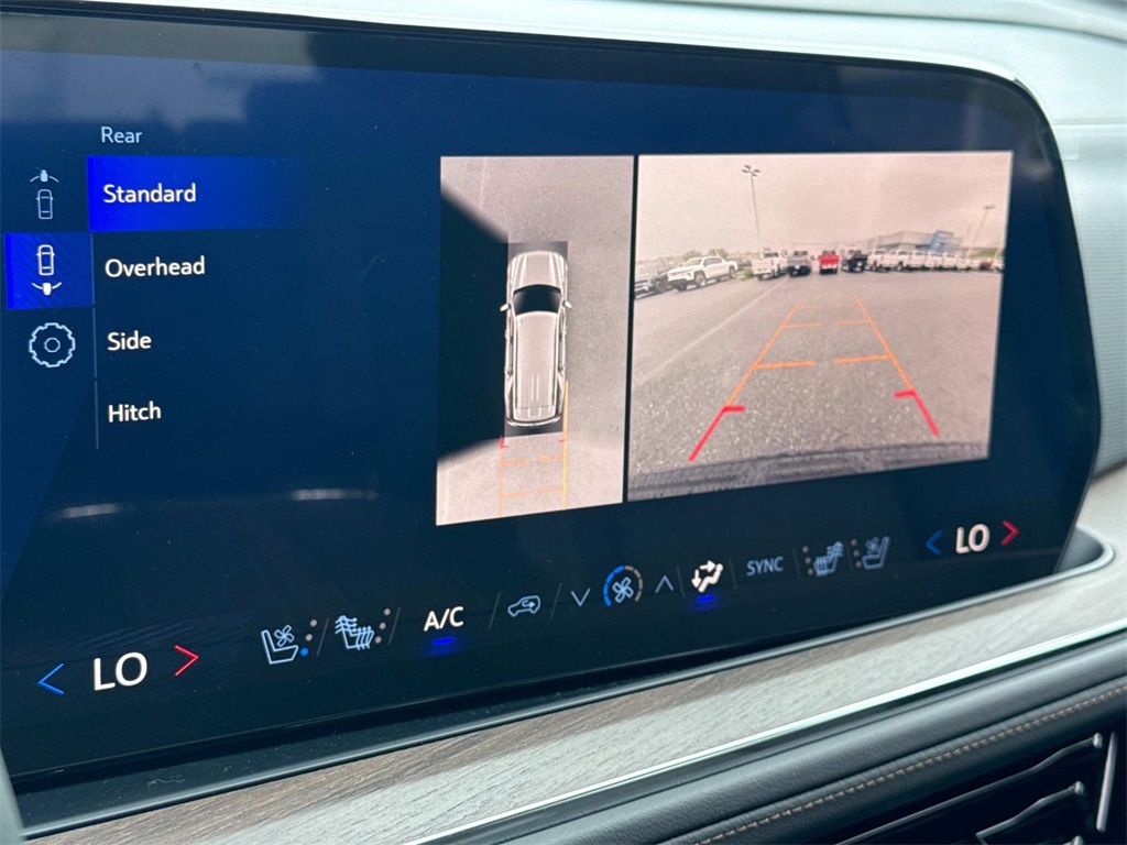 Vehicle image 9 of 19