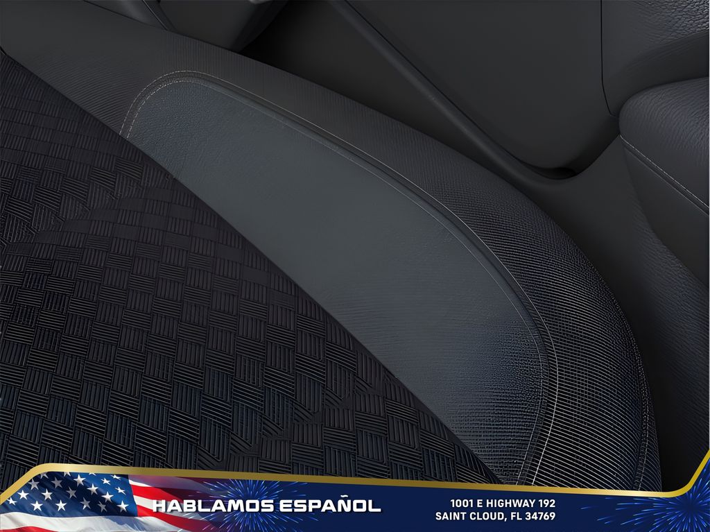 Vehicle image 21 of 24