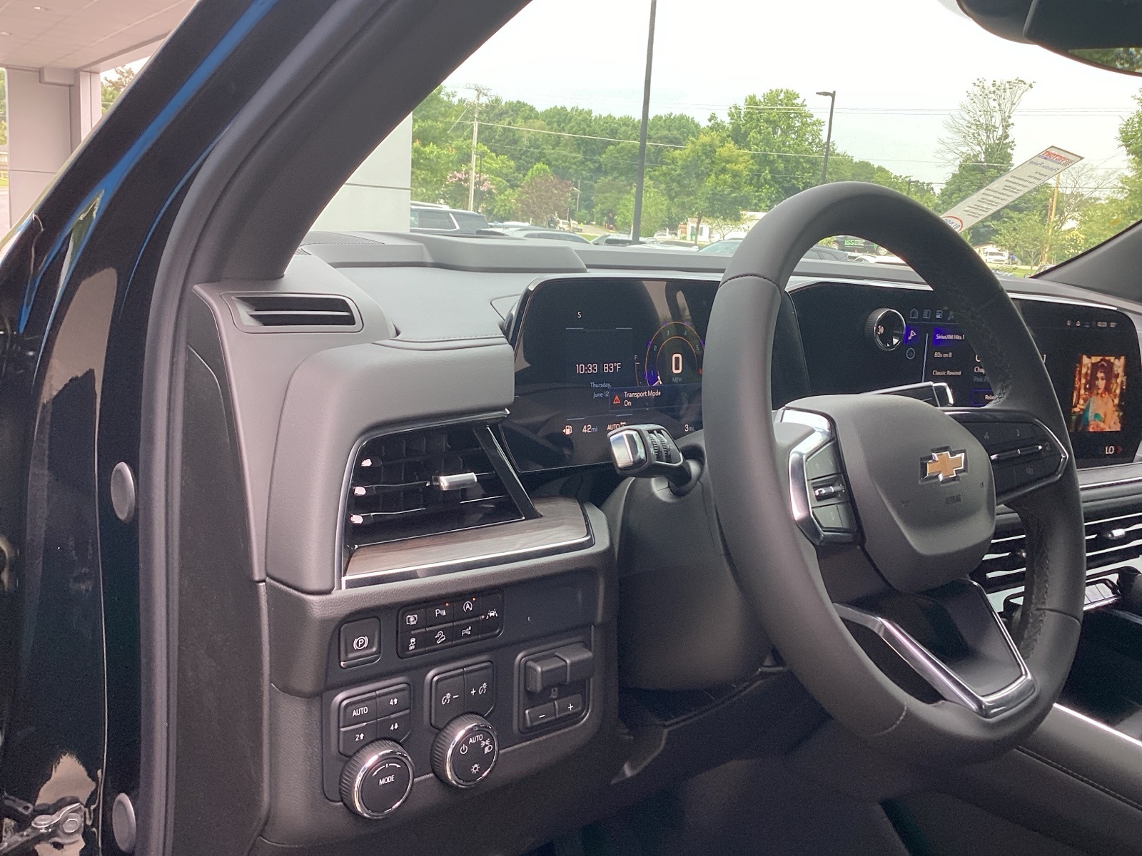 Vehicle image 9 of 32