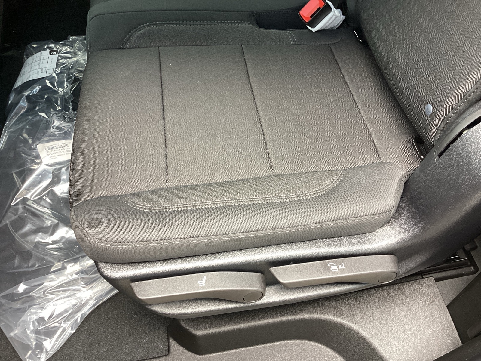 Vehicle image 13 of 32