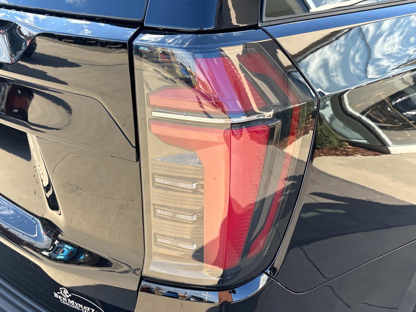 Vehicle image 33 of 50