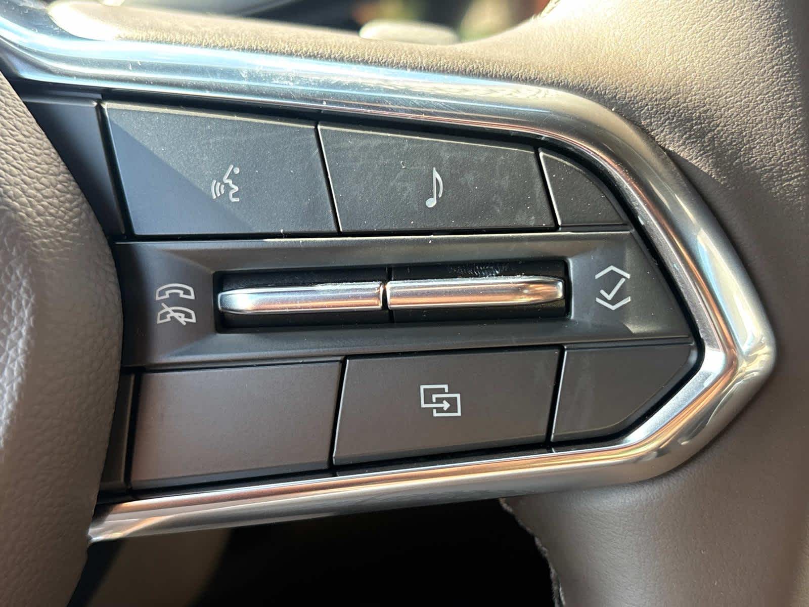 Vehicle image 18 of 50