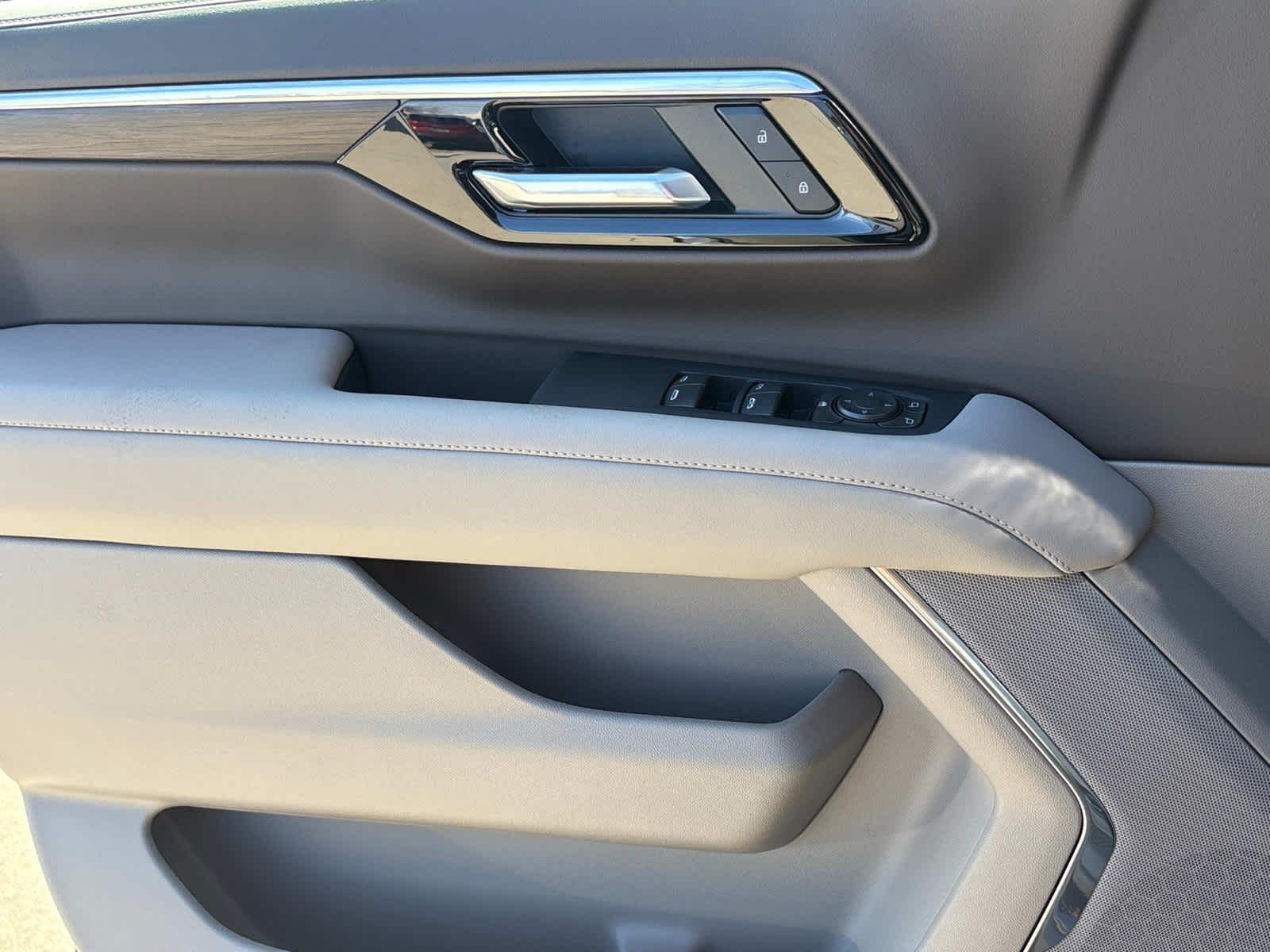 Vehicle image 22 of 50