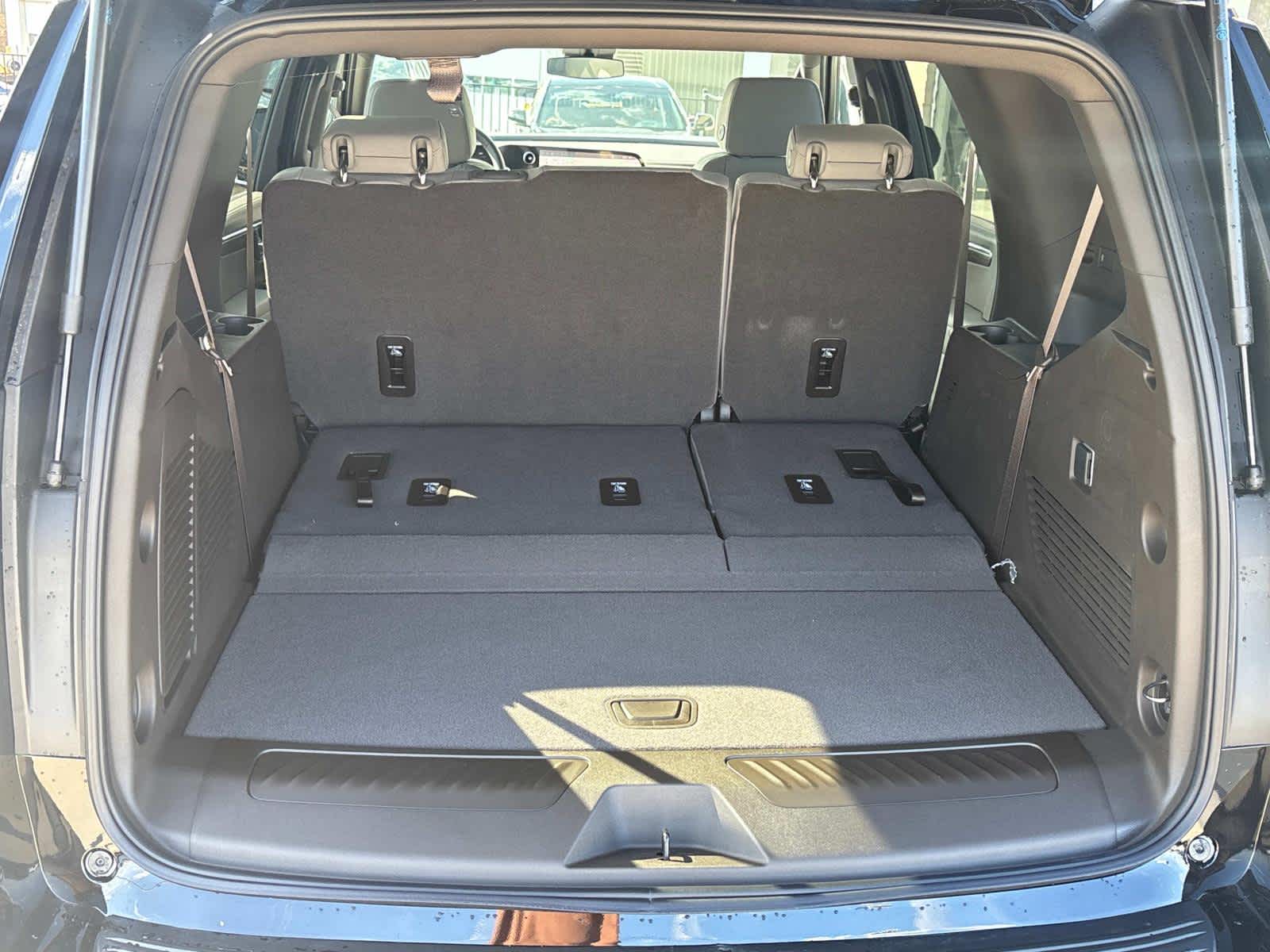 Vehicle image 34 of 50