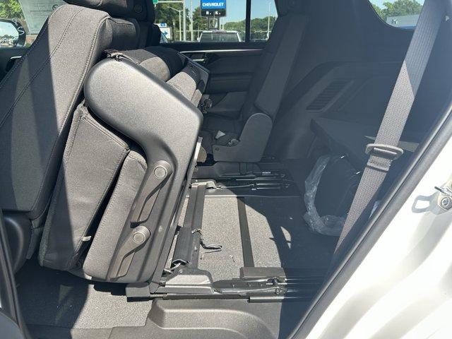 Vehicle image 19 of 35