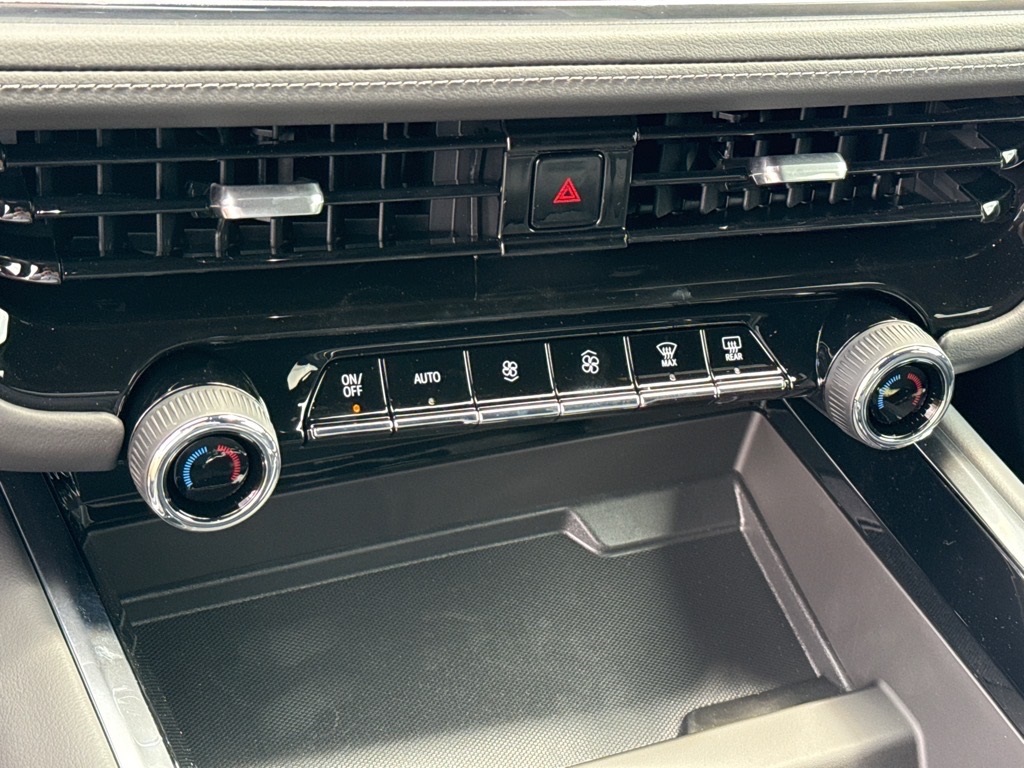 Vehicle image 28 of 30