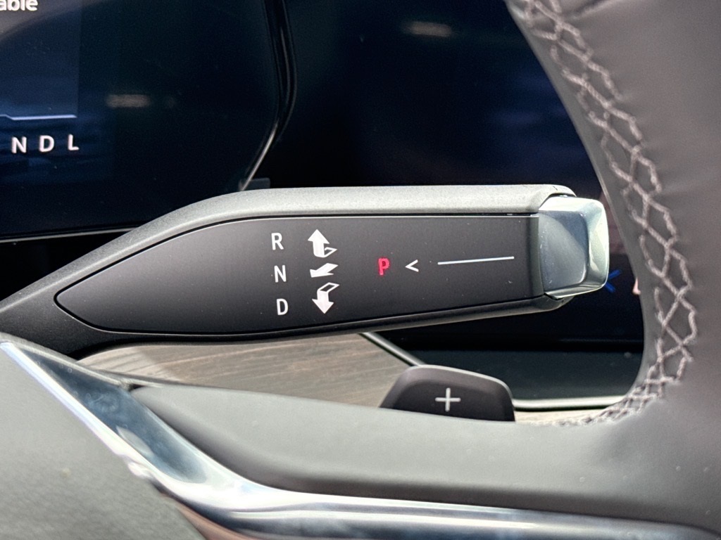 Vehicle image 25 of 30