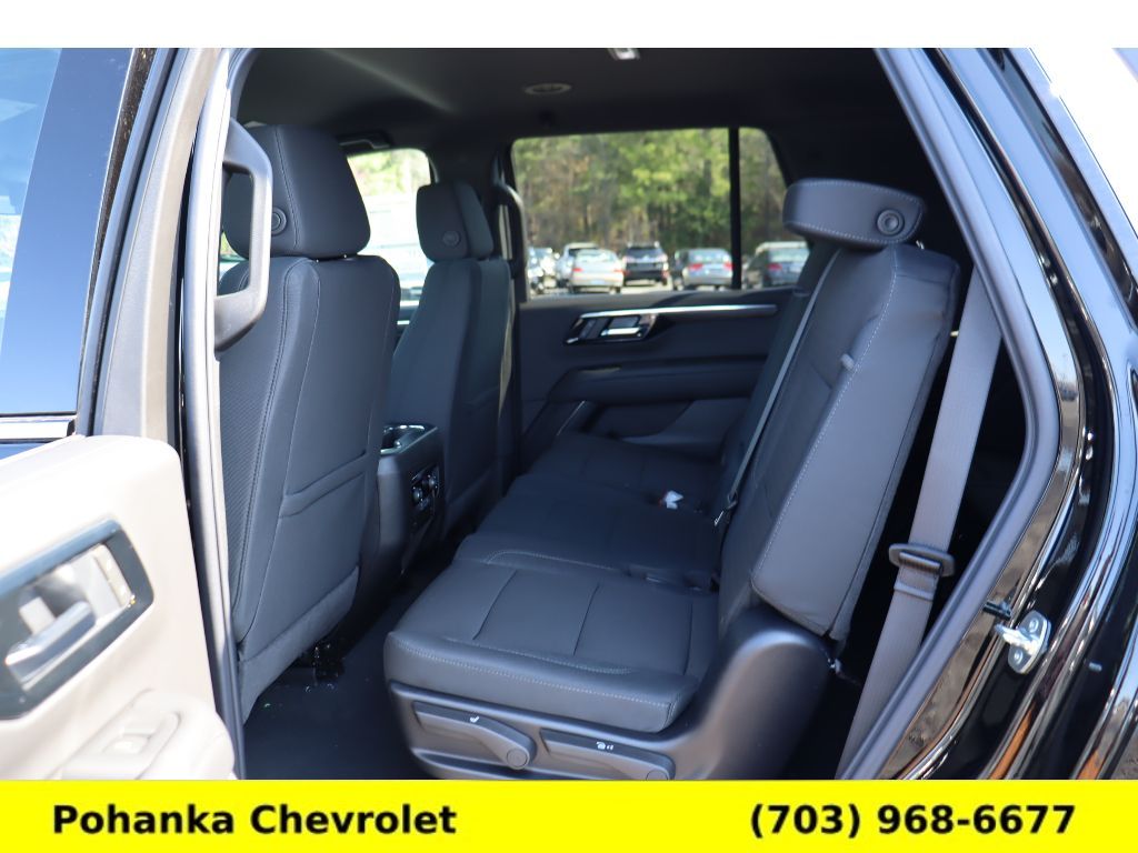 Vehicle image 24 of 36