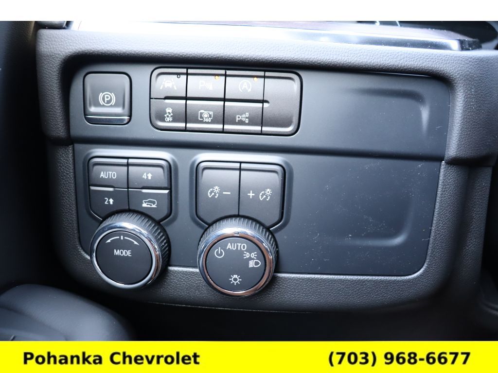Vehicle image 17 of 36