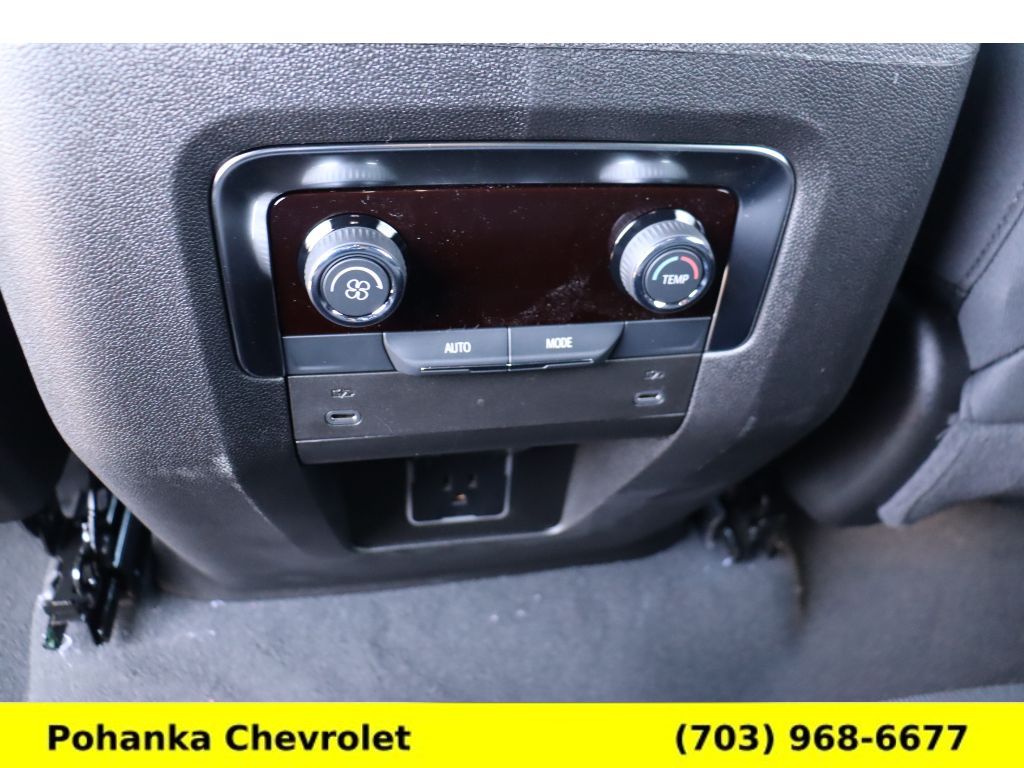 Vehicle image 25 of 36