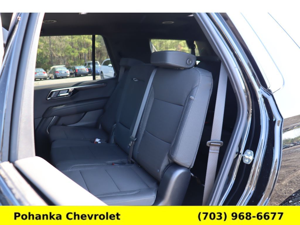 Vehicle image 23 of 36