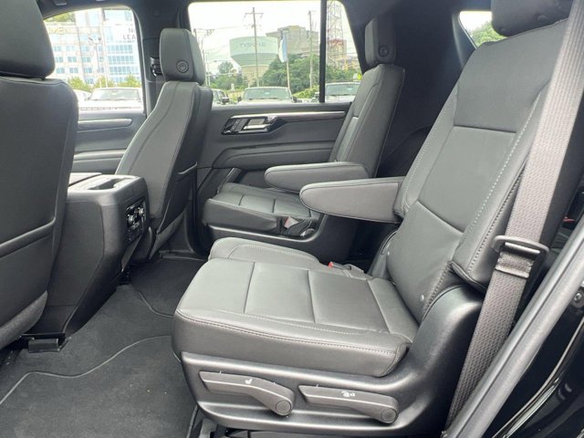 Vehicle image 7 of 24