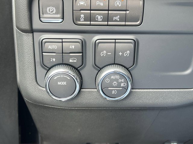 Vehicle image 19 of 24