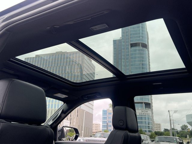 Vehicle image 22 of 24