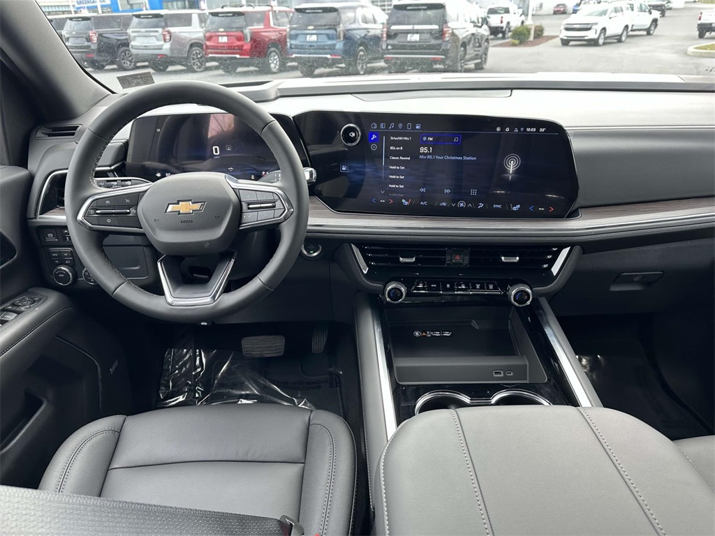 Vehicle image 7 of 18
