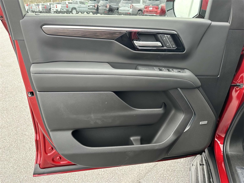 Vehicle image 13 of 18