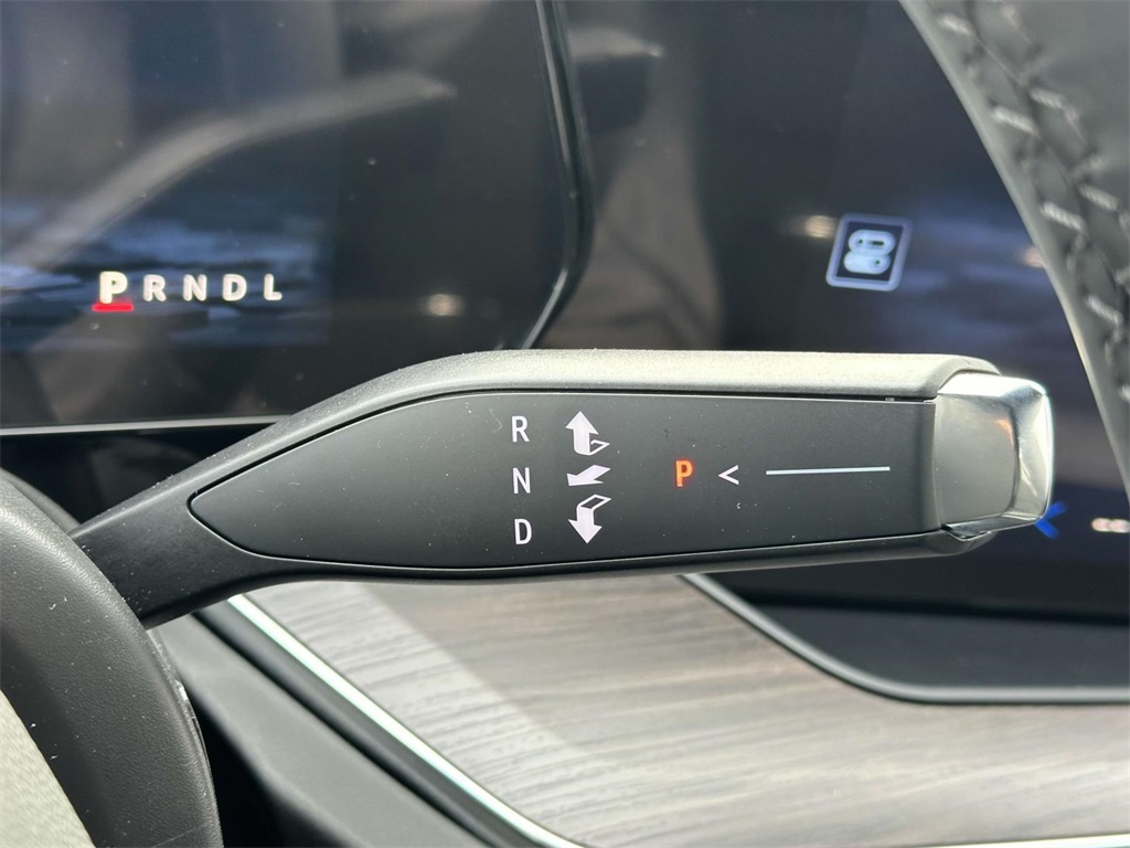 Vehicle image 10 of 18