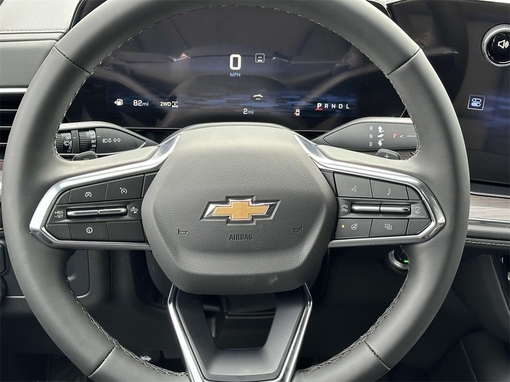 Vehicle image 11 of 18