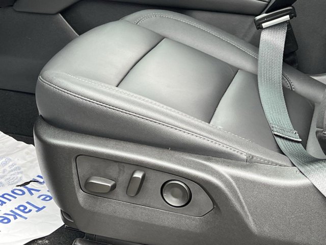 Vehicle image 6 of 22
