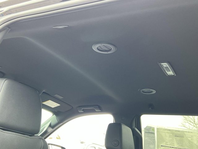 Vehicle image 15 of 22
