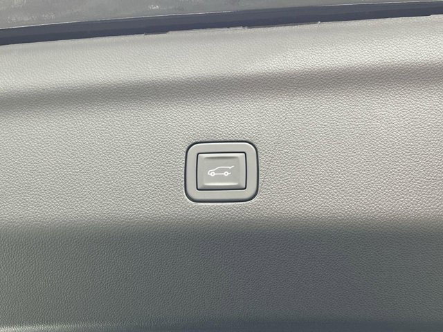 Vehicle image 19 of 22