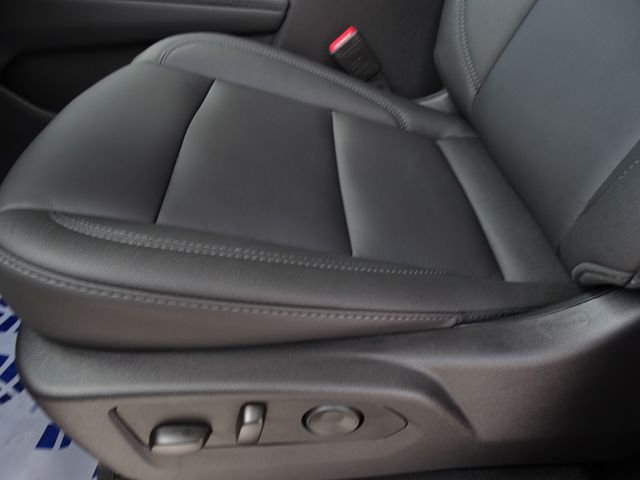 Vehicle image 23 of 26