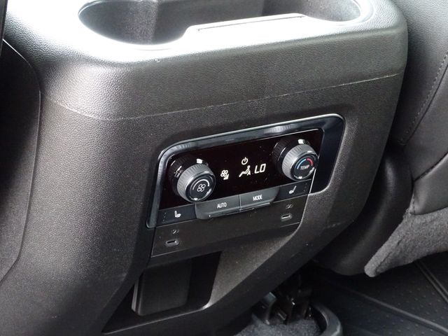 Vehicle image 22 of 26