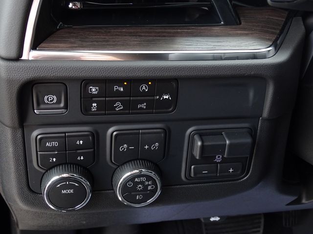 Vehicle image 24 of 26