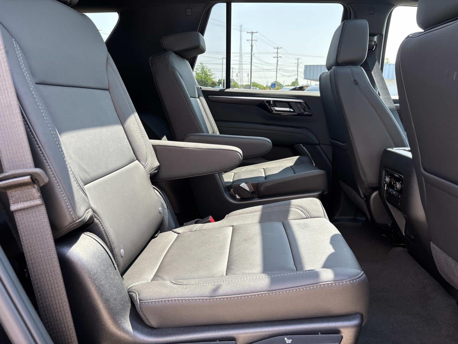 Vehicle image 41 of 53